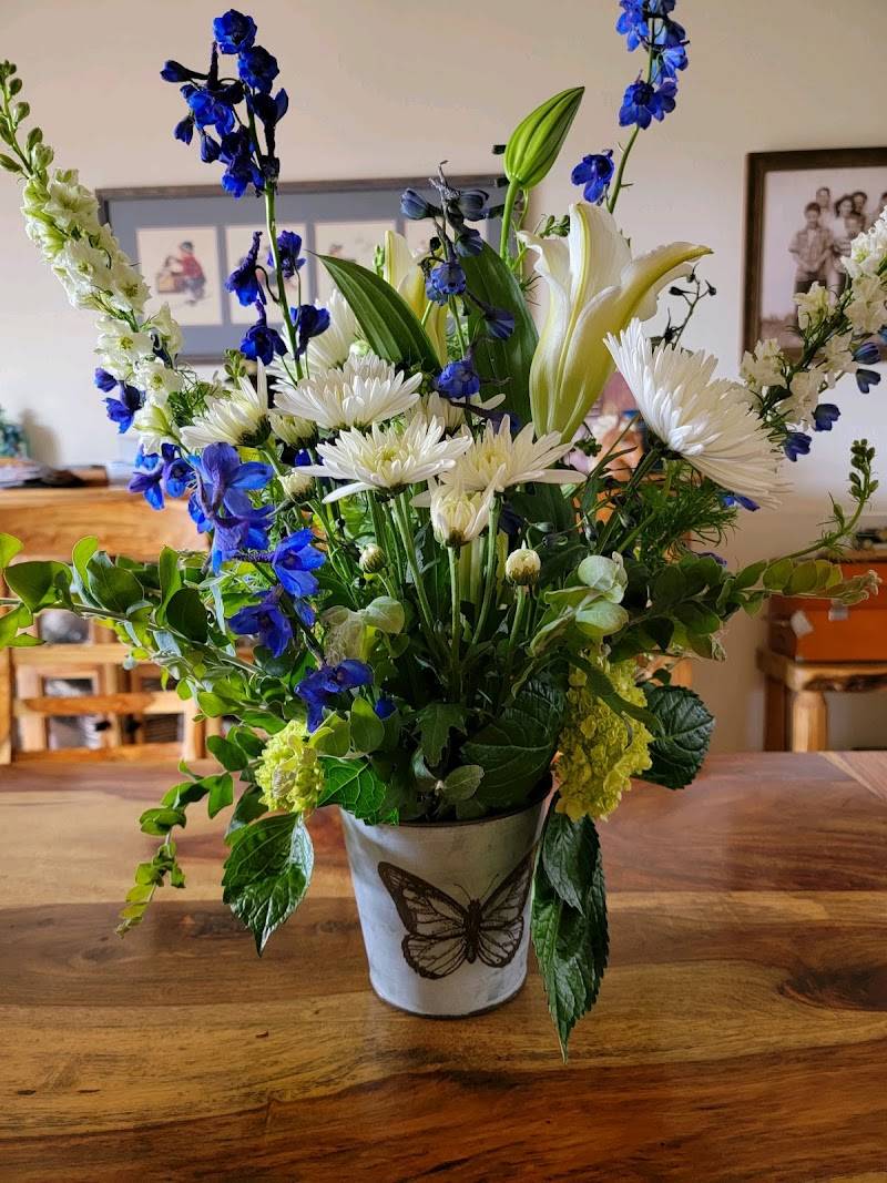 Nieman's Floral & Garden Goods